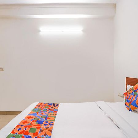 אגרה Fabhotel Sai Residency מראה חיצוני תמונה
